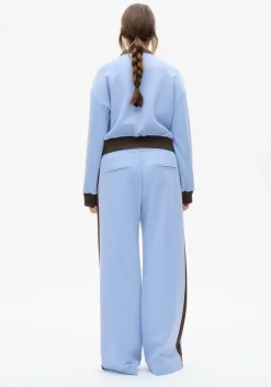 Blazers & Jasjes|Jassen><noscript><img width=