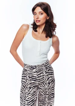 Shirts><noscript><img width=