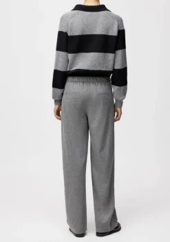 Truien><noscript><img width=