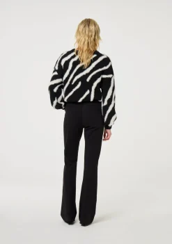 Truien><noscript><img width=