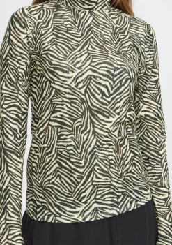 Shirts><noscript><img width=