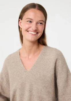 Truien><noscript><img width=