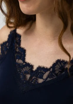 Shirts><noscript><img width=