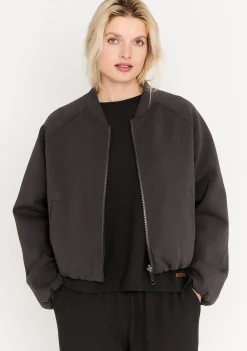 Blazers & Jasjes|Jassen><noscript><img width=