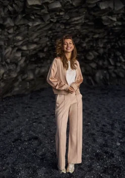 Blazers & Jasjes|Jassen><noscript><img width=