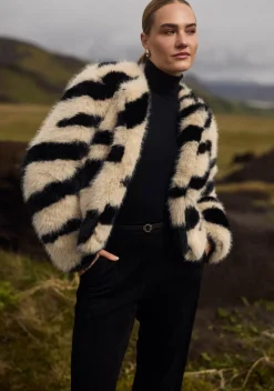 Blazers & Jasjes><noscript><img width=