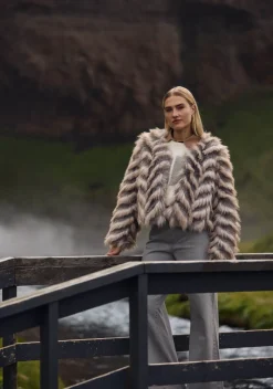 Blazers & Jasjes><noscript><img width=