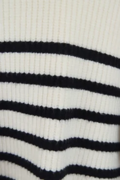 Truien><noscript><img width=