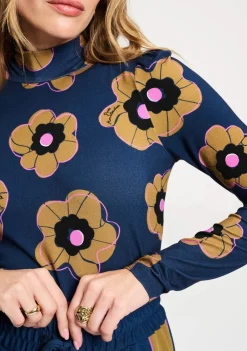 Shirts><noscript><img width=