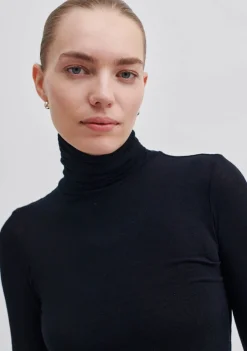 Shirts><noscript><img width=