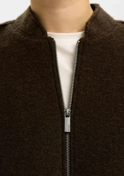 Blazers & Jasjes|Jassen><noscript><img width=