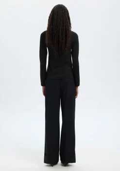 Truien><noscript><img width=