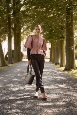 Broeken><noscript><img width=