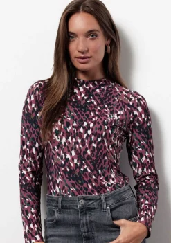 Shirts><noscript><img width=