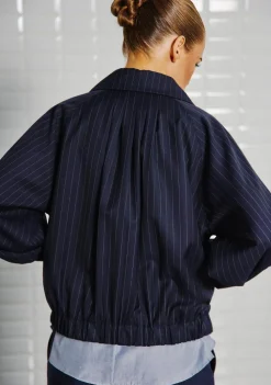 Blazers & Jasjes|Jassen><noscript><img width=